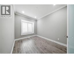 194 DONLY Drive S UnitNo. 12 - 15