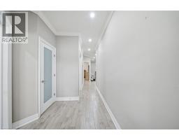 194 DONLY Drive S UnitNo. 12 - 19