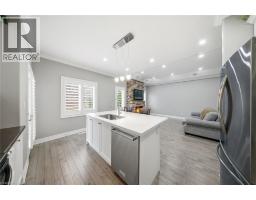 194 DONLY Drive S UnitNo. 12 - 4