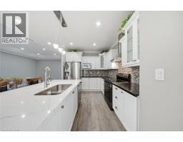 194 DONLY Drive S UnitNo. 12 - 5