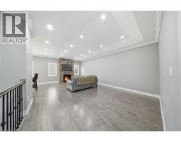 194 DONLY Drive S UnitNo. 12 - 9