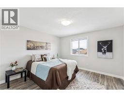 81 PENHALE Avenue - 33