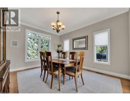 232 THE LIONS Gate - 11