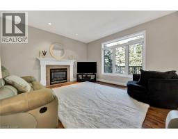232 THE LIONS Gate - 12