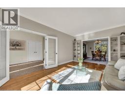 232 THE LIONS Gate - 15