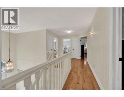 232 THE LIONS Gate - 16