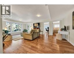 232 THE LIONS Gate - 17