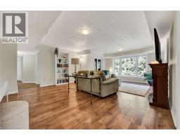 232 THE LIONS Gate - 18