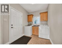 232 THE LIONS Gate - 19