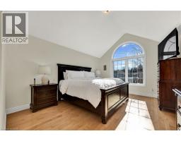 232 THE LIONS Gate - 21