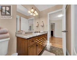 232 THE LIONS Gate - 32