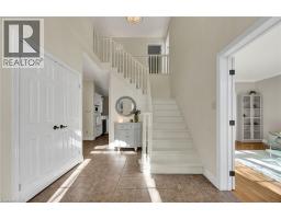 232 THE LIONS Gate - 4