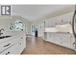 232 THE LIONS Gate - 6