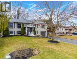 34 LESLIE Avenue - 1