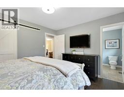 34 LESLIE Avenue - 18