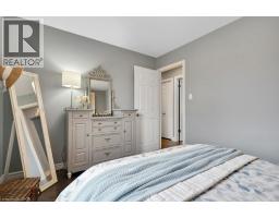 34 LESLIE Avenue - 22