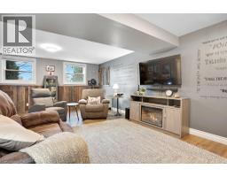 34 LESLIE Avenue - 26