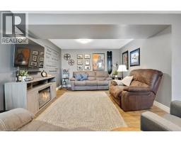 34 LESLIE Avenue - 27