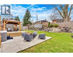 34 LESLIE Avenue - 39