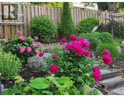 34 LESLIE Avenue - 45