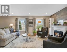 34 LESLIE Avenue - 7