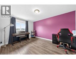 114 STIEFELMEYER Crescent - 22