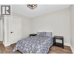 9 DUNBAR Road S - 12