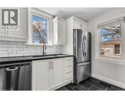 9 DUNBAR Road S - 14