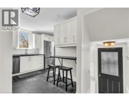 9 DUNBAR Road S - 17