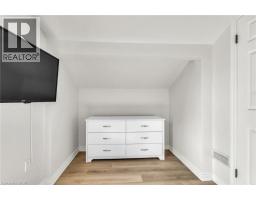 9 DUNBAR Road S - 20