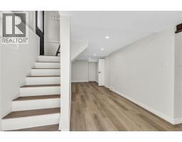 9 DUNBAR Road S - 26