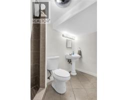 9 DUNBAR Road S - 30