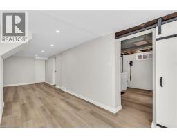 9 DUNBAR Road S - 32