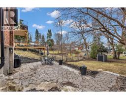 9 DUNBAR Road S - 35