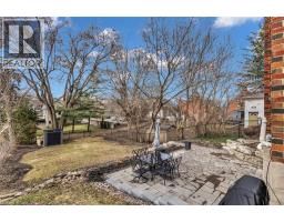 9 DUNBAR Road S - 38