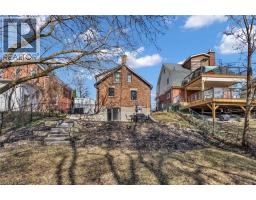 9 DUNBAR Road S - 42