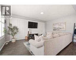 105 LARRY Crescent - 11