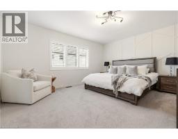 105 LARRY Crescent - 17