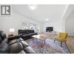 17 OLDHAM Avenue - 17