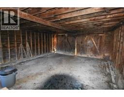 85 HEAD Street N - 19