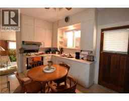 85 HEAD Street N - 3