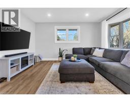 868 GROSVENOR Street - 3