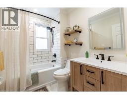 69 LOWREY Avenue N - 7