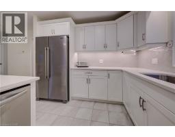 4 LIVINGSTON Drive - 12