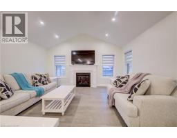 4 LIVINGSTON Drive - 18