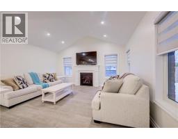 4 LIVINGSTON Drive - 19