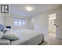 4 LIVINGSTON Drive - 31