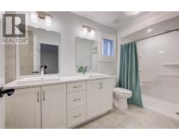 4 LIVINGSTON Drive - 32