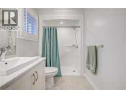 4 LIVINGSTON Drive - 33