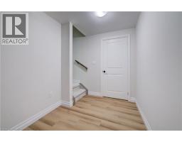 4 LIVINGSTON Drive - 35